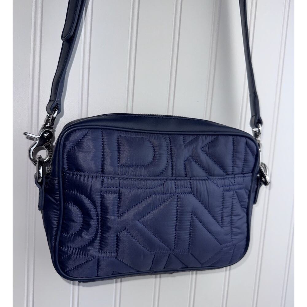 DKNY Crossbody Purse Camera Bag Navy Blue Quilted Puffer Silver Zip Travel - Picture 3 of 8